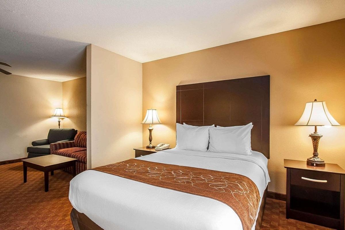 La Quinta Inn & Suites By Wyndham Memphis I-240 Exterior photo