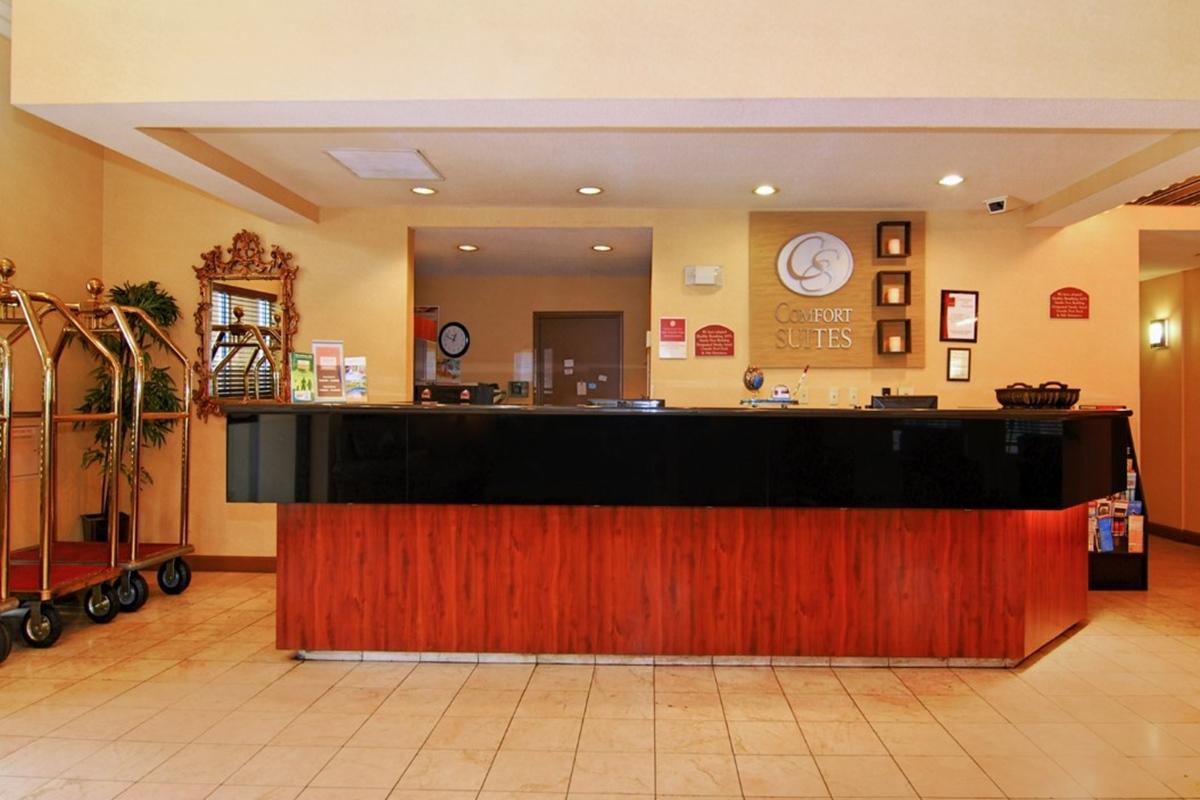 La Quinta Inn & Suites By Wyndham Memphis I-240 Exterior photo