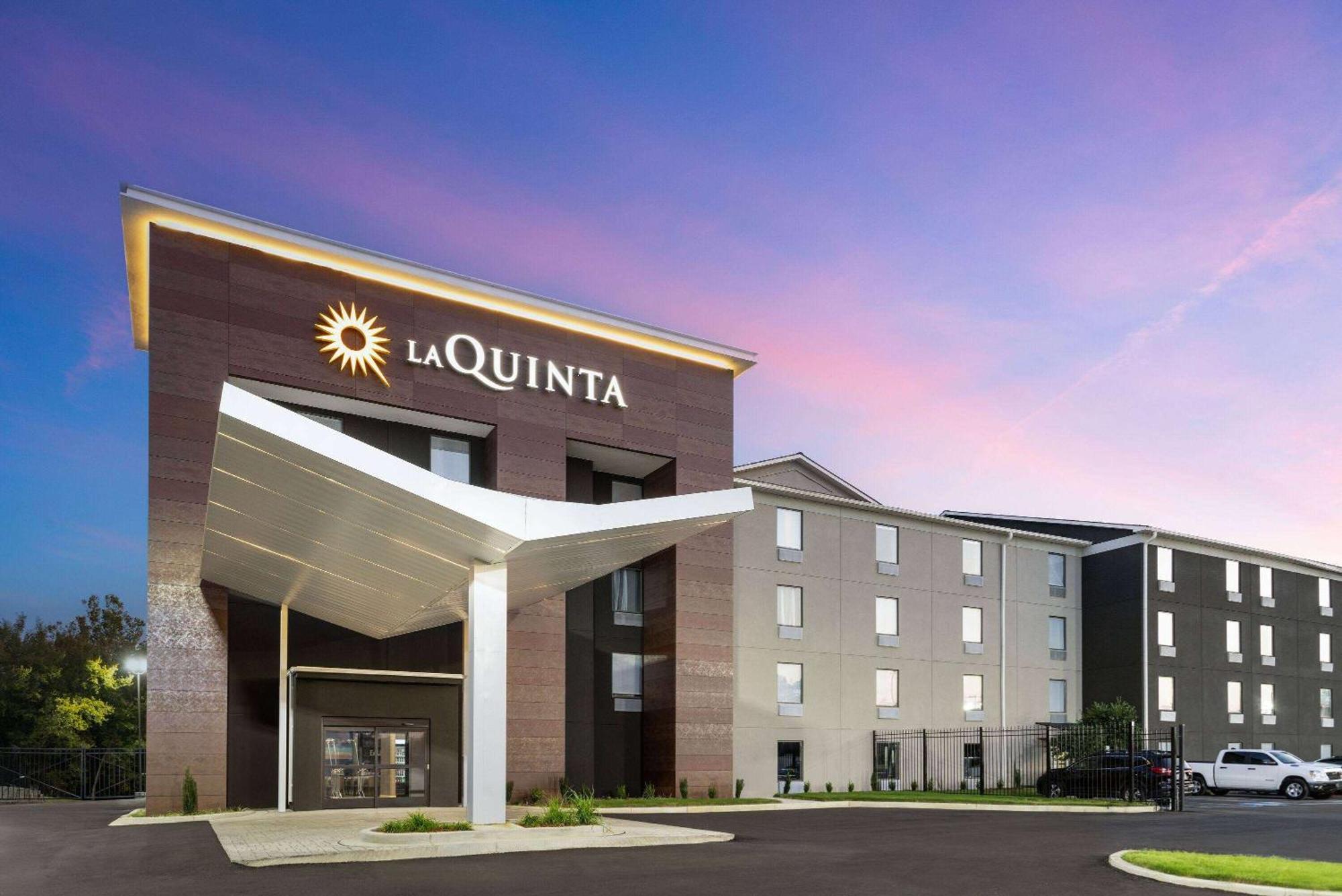 La Quinta Inn & Suites By Wyndham Memphis I-240 Exterior photo